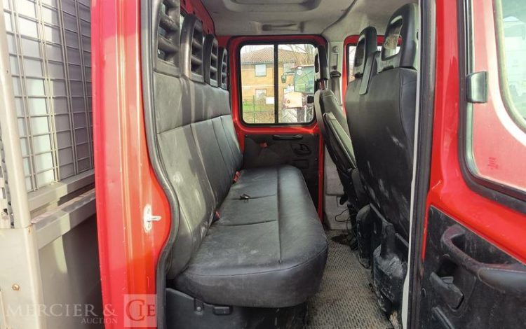 IVECO 35C13 BENNE DOUBLE CABINE – DIESEL – 132952 KMS – ANNEE 2015 ROUGE DQ-605-KR