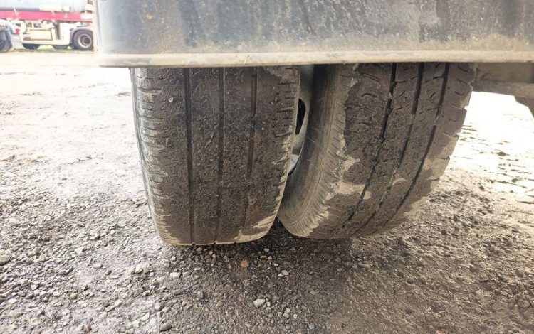 IVECO 35C13 BENNE DOUBLE CABINE – DIESEL – 132952 KMS – ANNEE 2015 ROUGE DQ-605-KR