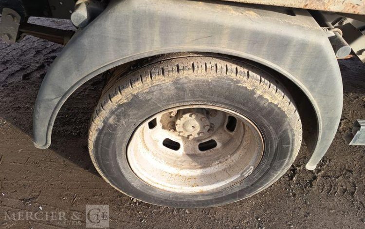 IVECO 35C13 BENNE DOUBLE CABINE – DIESEL – 132952 KMS – ANNEE 2015 ROUGE DQ-605-KR