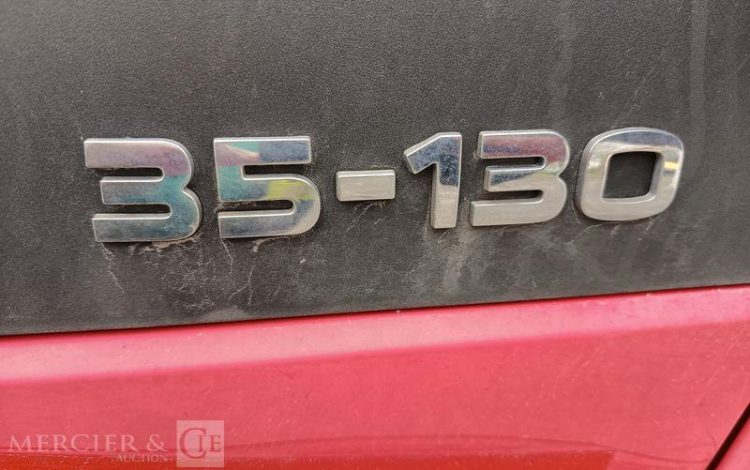 IVECO DAILY 35C13 BENNE AVEC COFFRE ACIER DIESEL – 130041 KMS – ANNEE 2015 ROUGE DQ-893-NZ