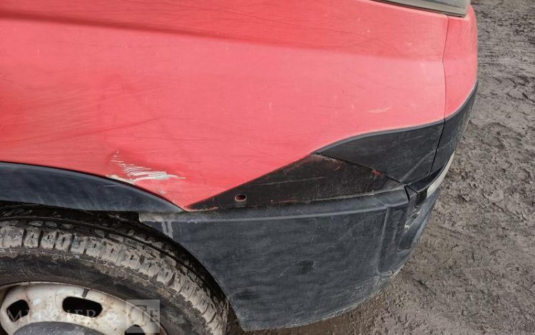 IVECO DAILY 35C13 BENNE AVEC COFFRE ACIER DIESEL – 130041 KMS – ANNEE 2015 ROUGE DQ-893-NZ