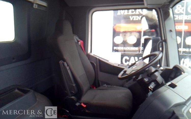 RENAULT C 380 PLATEAU GRUE RIDELLES 6X2 PTAC 26T BLANC DT-340-YL