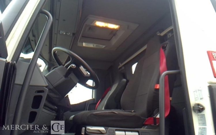 RENAULT C 380 PLATEAU GRUE RIDELLES 6X2 PTAC 26T BLANC DT-340-YL