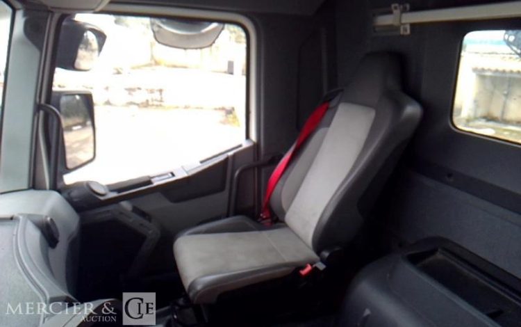 RENAULT C 380 PLATEAU GRUE RIDELLES 6X2 PTAC 26T BLANC DT-340-YL