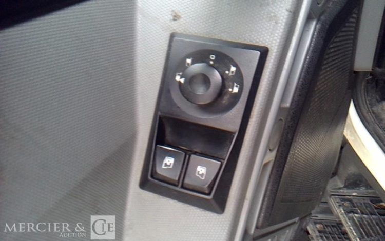 RENAULT C 380 PLATEAU GRUE RIDELLES 6X2 PTAC 26T BLANC DT-340-YL