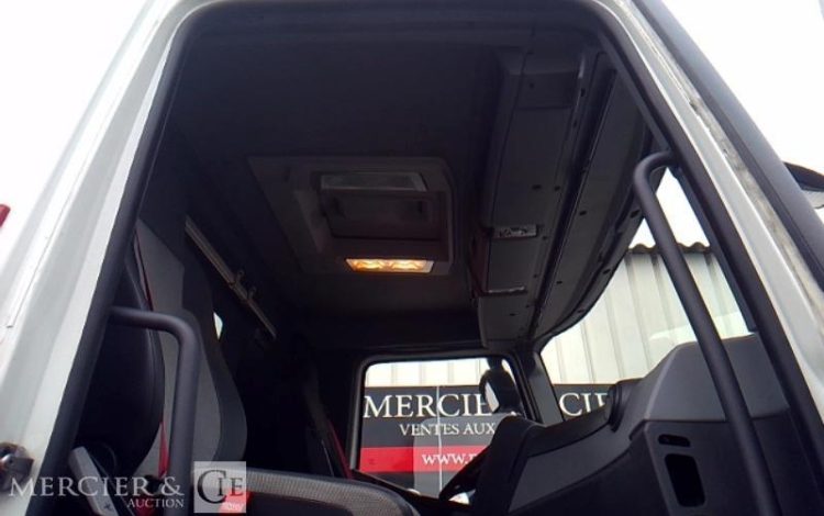 RENAULT C 380 PLATEAU GRUE RIDELLES 6X2 PTAC 26T BLANC DT-476-YL