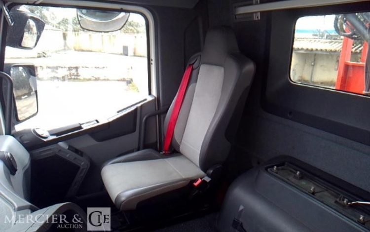 RENAULT C 380 PLATEAU GRUE RIDELLES 6X2 PTAC 26T BLANC DT-476-YL