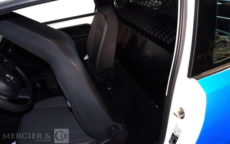 VOLKSWAGEN UP GNV BLEU DV-180-ZB