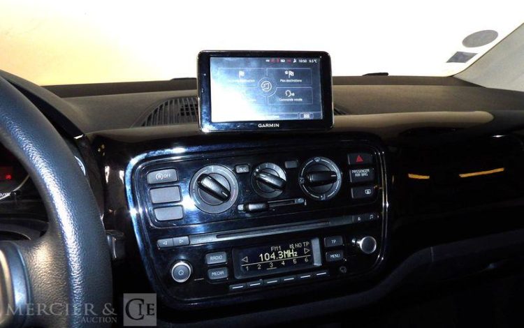 VOLKSWAGEN UP GNV BLEU DV-180-ZB