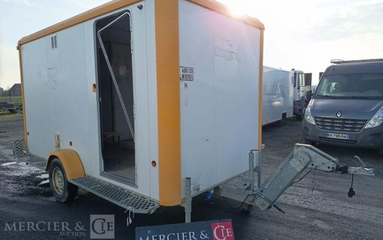 CNSE ABRI CHANTIER 9M2 ISOLE + WC  DY-151-BZ