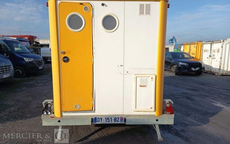 CNSE ABRI CHANTIER 9M2 ISOLE + WC  DY-151-BZ