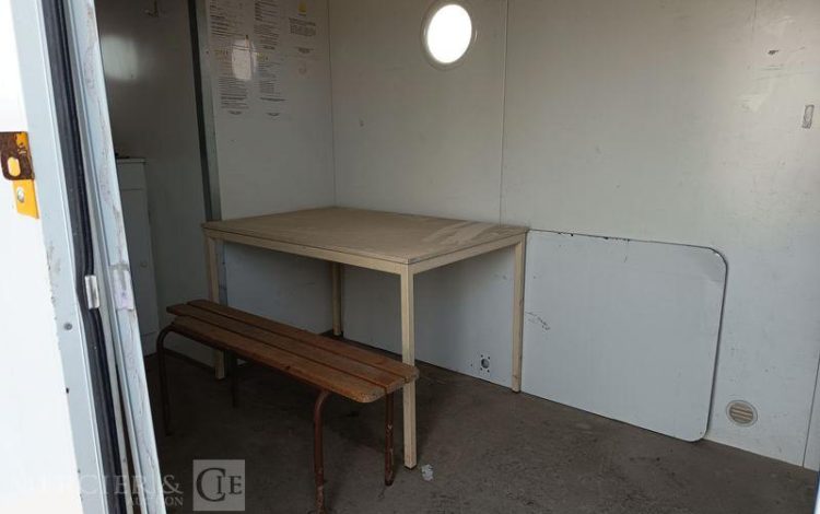 CNSE ABRI CHANTIER 9M2 ISOLE + WC  DY-151-BZ