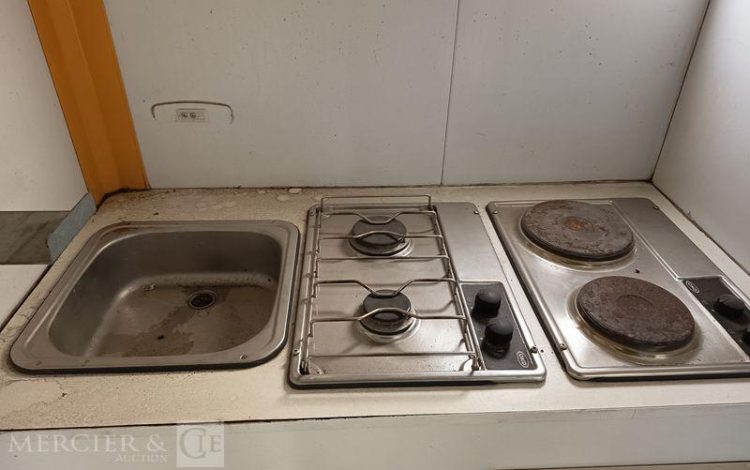 CNSE ABRI CHANTIER 9M2 ISOLE + WC  DY-151-BZ