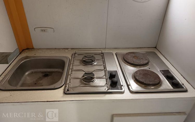 CNSE ABRI CHANTIER 9M2 ISOLE + WC  DY-151-BZ