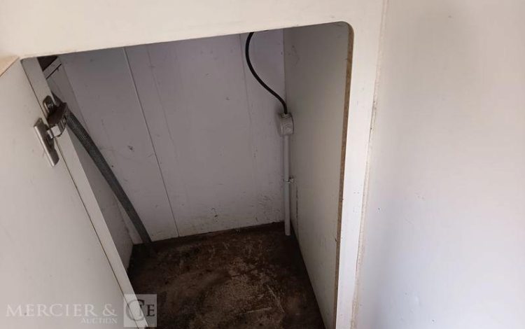 CNSE ABRI CHANTIER 9M2 ISOLE + WC  DY-151-BZ