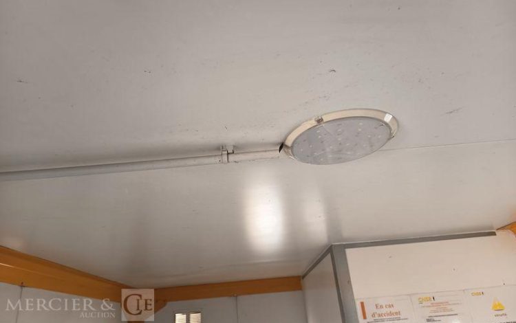 CNSE ABRI CHANTIER 9M2 ISOLE + WC  DY-151-BZ