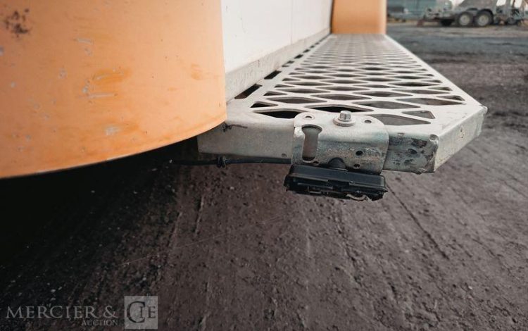 CNSE ABRI CHANTIER 9M2 ISOLE + WC  DY-151-BZ