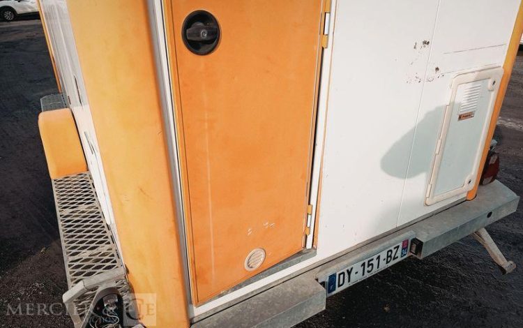 CNSE ABRI CHANTIER 9M2 ISOLE + WC  DY-151-BZ