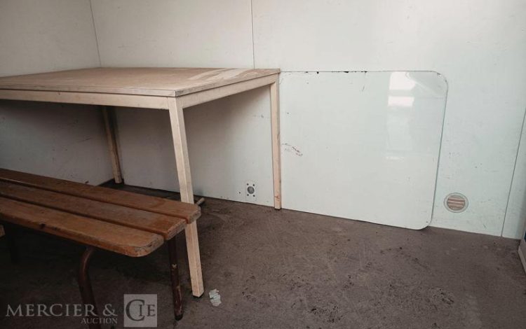 CNSE ABRI CHANTIER 9M2 ISOLE + WC  DY-151-BZ