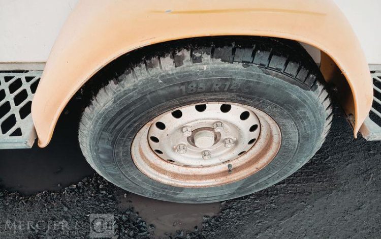 CNSE ABRI CHANTIER 9M2 ISOLE + WC  DY-151-BZ