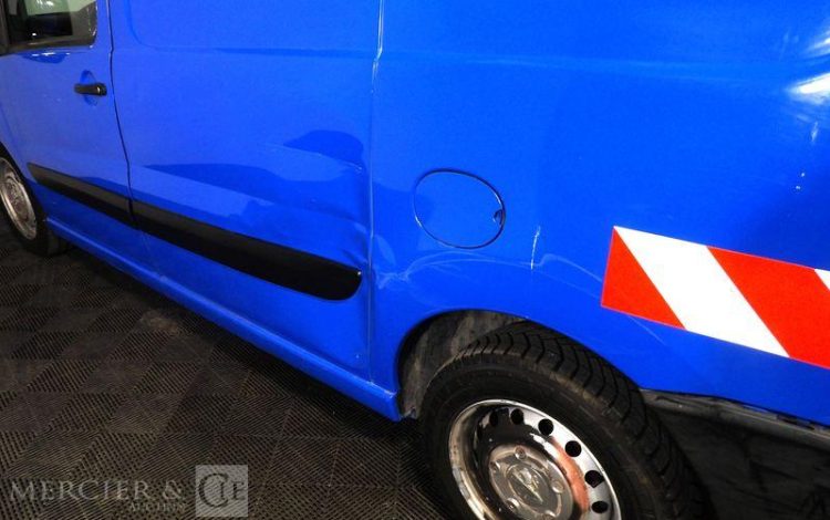 PEUGEOT EXPERT FOURGON 229 2.0 HDI 130 L1H1 PACK CLIM NAVI BLEU DY-478-VW