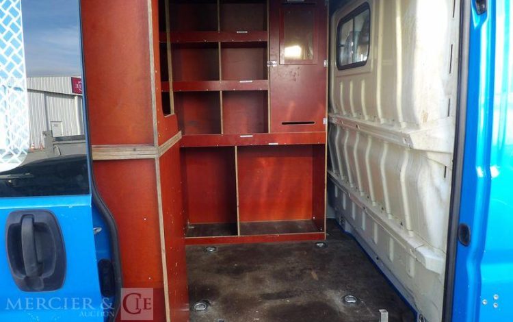 PEUGEOT BOXER HDI BLEU DZ-647-ES