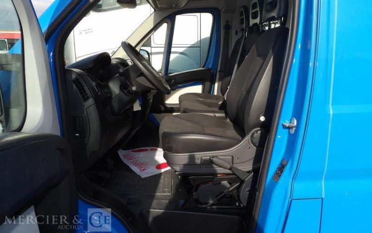 PEUGEOT BOXER HDI BLEU DZ-647-ES