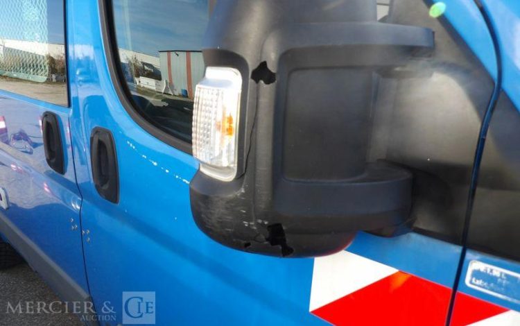 PEUGEOT BOXER HDI BLEU DZ-647-ES