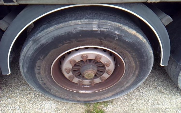 FRUEHAUF SEMI REMORQUE  EC-493-KE