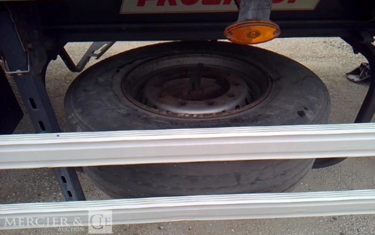 FRUEHAUF SEMI REMORQUE  EC-493-KE