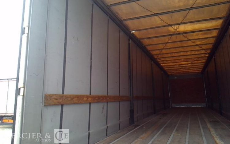 FRUEHAUF SEMI REMORQUE  EC-493-KE