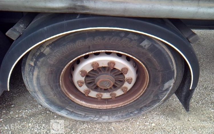 FRUEHAUF SEMI REMORQUE  EC-493-KE