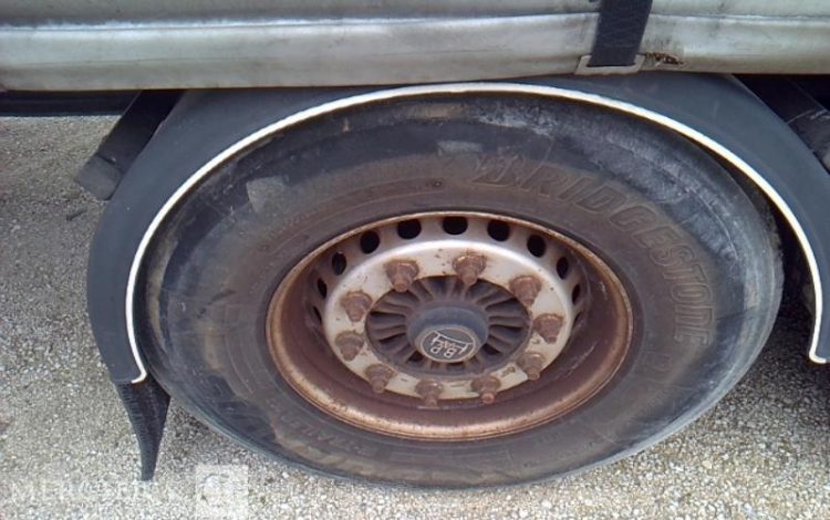 FRUEHAUF SEMI REMORQUE  EC-493-KE