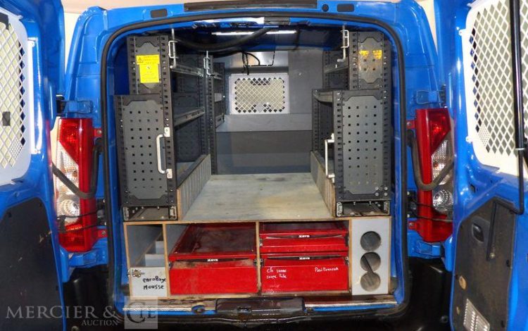 PEUGEOT EXPERT HDI BLEU ED-180-VQ