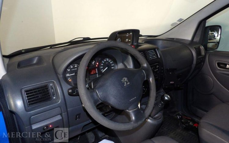 PEUGEOT EXPERT HDI BLEU ED-773-TK