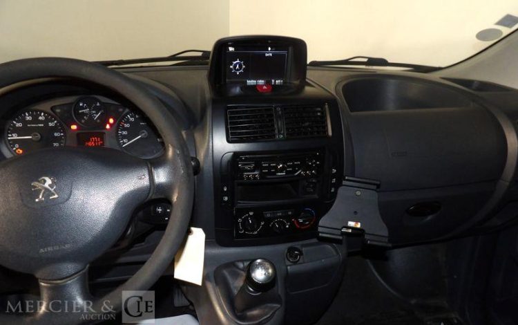 PEUGEOT EXPERT HDI BLEU ED-773-TK