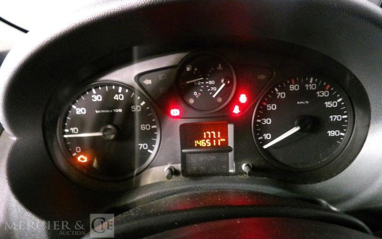 PEUGEOT EXPERT HDI BLEU ED-773-TK