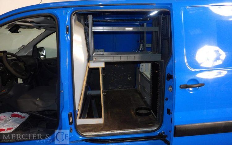 PEUGEOT EXPERT HDI BLEU ED-773-TK