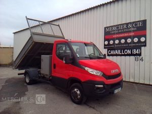 IVECO 35-130 BENNE SIMPLE CABINE COFFRE ROUGE EF-256-FE