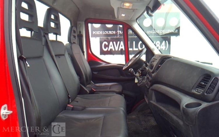 IVECO 35-130 BENNE SIMPLE CABINE COFFRE ROUGE EF-256-FE