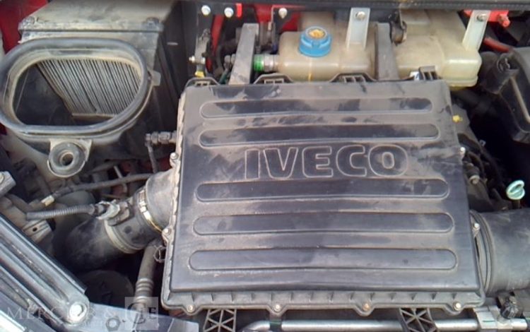 IVECO 35-130 BENNE SIMPLE CABINE COFFRE ROUGE EF-256-FE