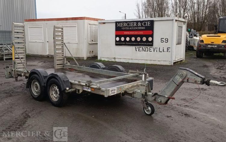 HUBIERE REMORQUE PORTE ENGIN 2 ESSIEUX –  PTAC 3,5 TONNES – ANNEE 2017  EK-576-ED