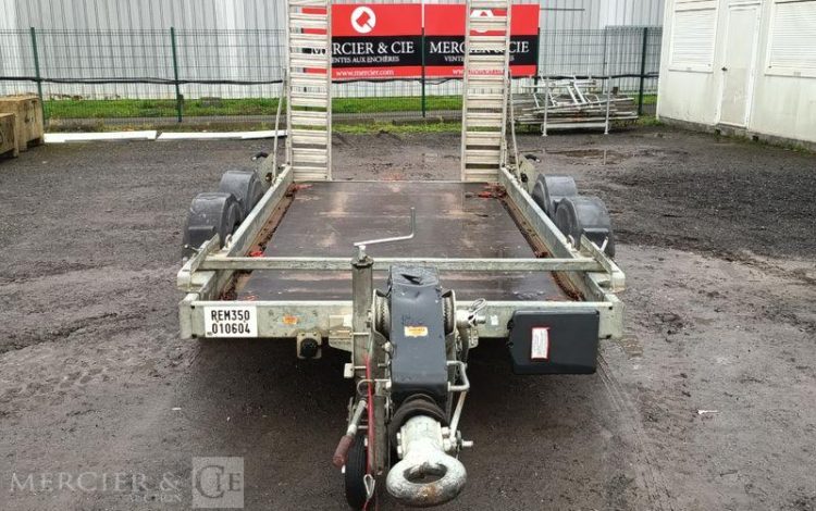 HUBIERE REMORQUE PORTE ENGIN 2 ESSIEUX –  PTAC 3,5 TONNES – ANNEE 2017  EK-576-ED