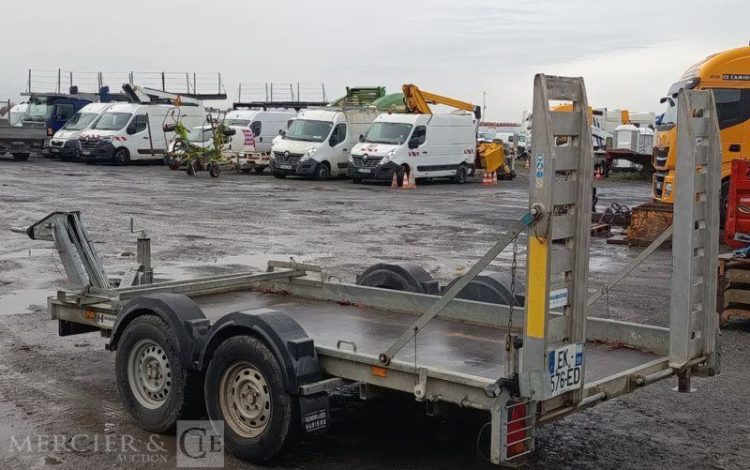 HUBIERE REMORQUE PORTE ENGIN 2 ESSIEUX –  PTAC 3,5 TONNES – ANNEE 2017  EK-576-ED