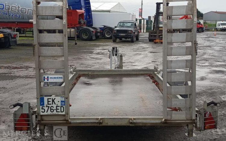 HUBIERE REMORQUE PORTE ENGIN 2 ESSIEUX –  PTAC 3,5 TONNES – ANNEE 2017  EK-576-ED