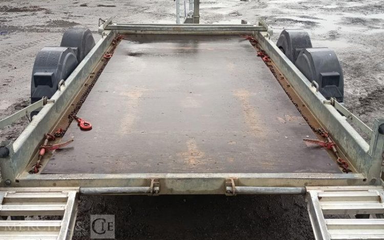 HUBIERE REMORQUE PORTE ENGIN 2 ESSIEUX –  PTAC 3,5 TONNES – ANNEE 2017  EK-576-ED