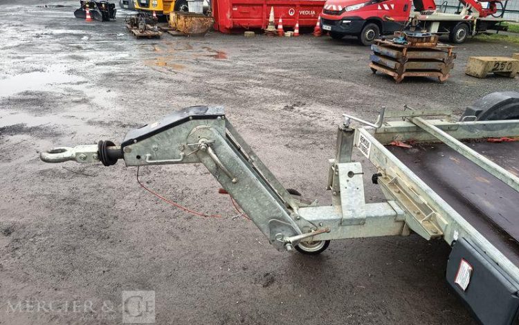 HUBIERE REMORQUE PORTE ENGIN 2 ESSIEUX –  PTAC 3,5 TONNES – ANNEE 2017  EK-576-ED