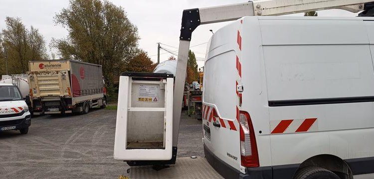 RENAULT MASTER III PHASSE 2 L2H2 2.3 DCI 16V 130 CV AVEC NACELLE KLUBB K26 – 10 M –  EM-363-HP