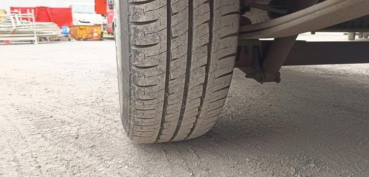 RENAULT MASTER III PHASSE 2 L2H2 2.3 DCI 16V 130 CV AVEC NACELLE KLUBB K26 – 10 M –  EM-363-HP