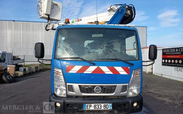 NISSAN NT400 AVEC NACELLE COMET 30FT00003 16M – 1464 HEURES – 37910 KMS – ANNEE 2017 BLEU EP-833-BD